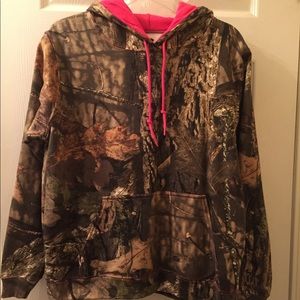 Medium Mossy Oak hoodie (w/ tags)
